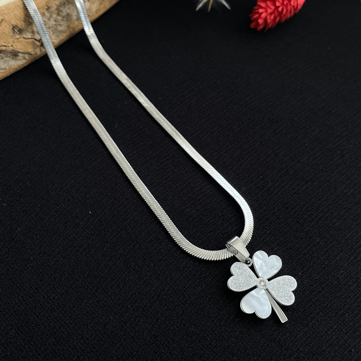 Yüksek Kalite Çelik İtalyan Zincir Yoncalı Silver Kolye