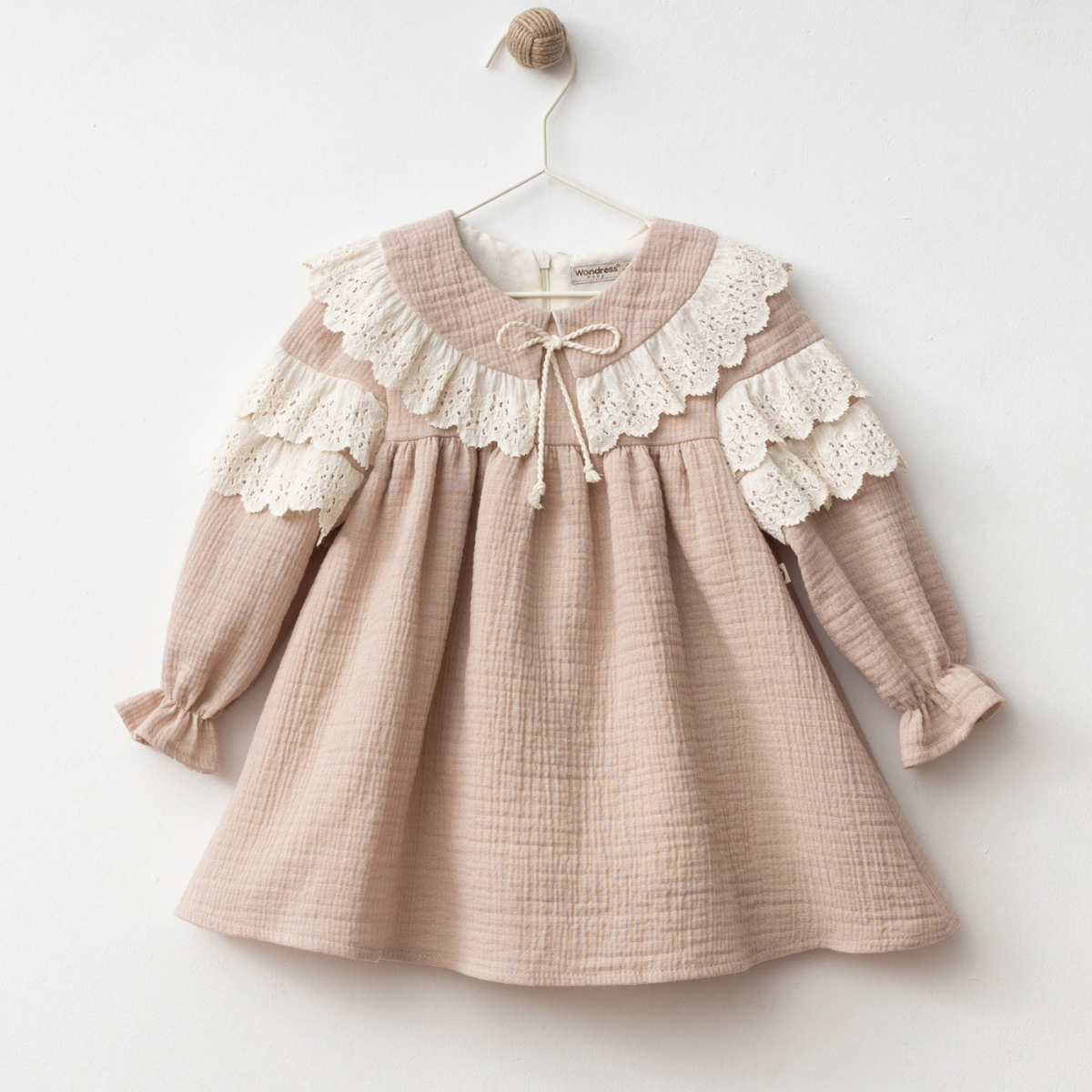 Feryal Çiçek Dantelli Müslin Kız Bebek Elbise