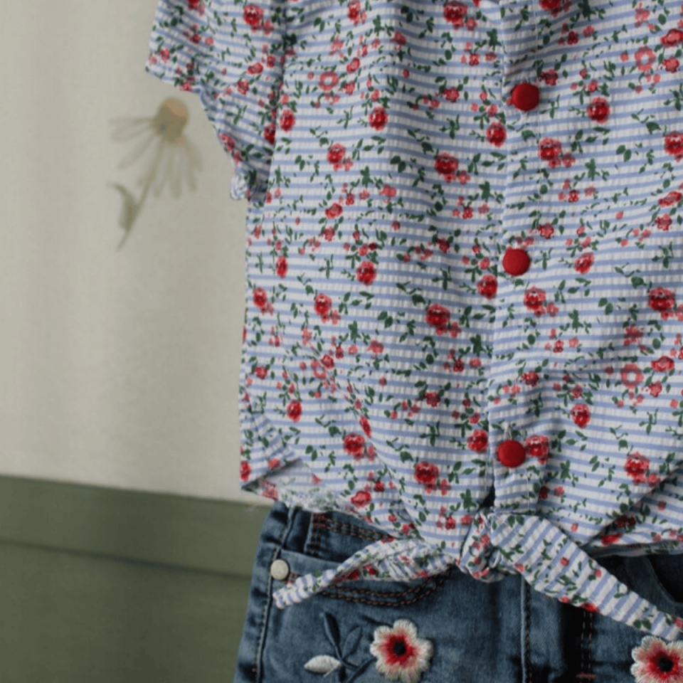 Çiçek Detaylı Gömlek ve Çiçek Nakışlı Kot Şortlu 2'li Kız Bebek Çocuk Takım