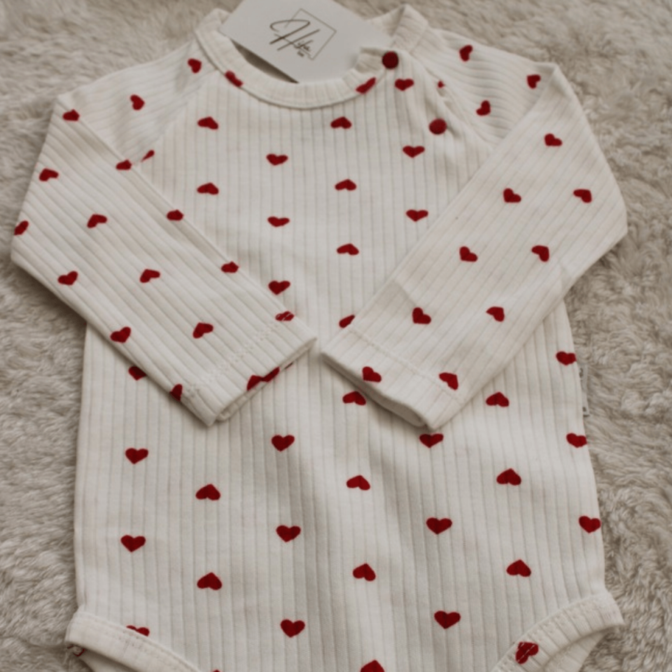 Kalp Baskılı Bereli Fitilli Kumaş 3'lü Kız Bebek Takım