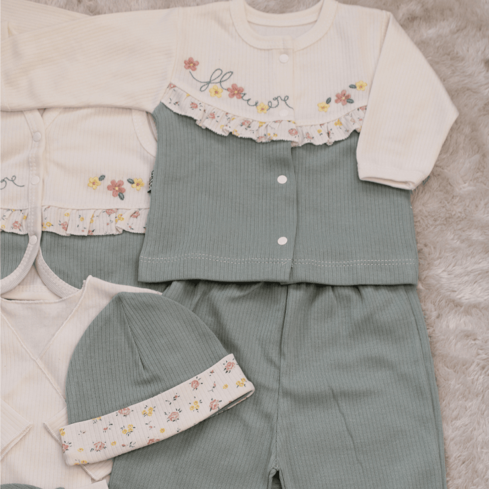 Çiçek Nakışlı Kız Bebek 10'lu Hastane Çıkışı Set