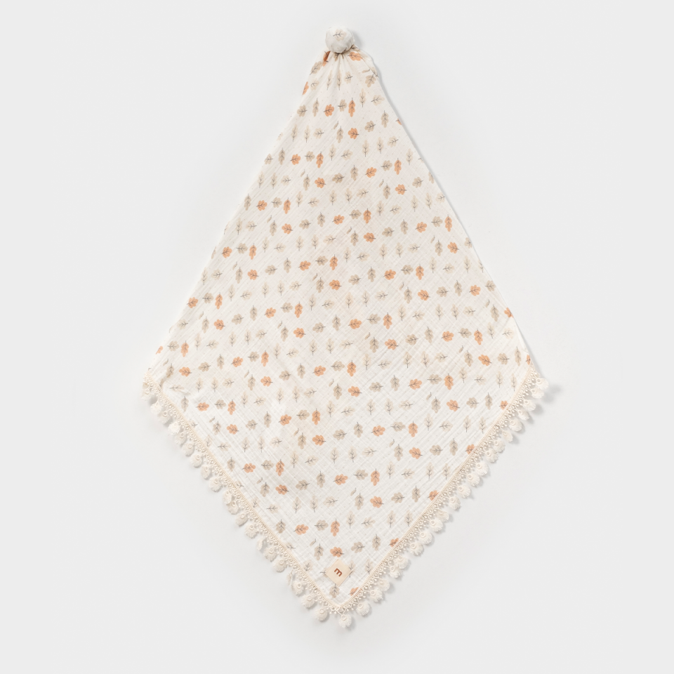 Yaprak Desen Kutulu Battaniye Tarak Set