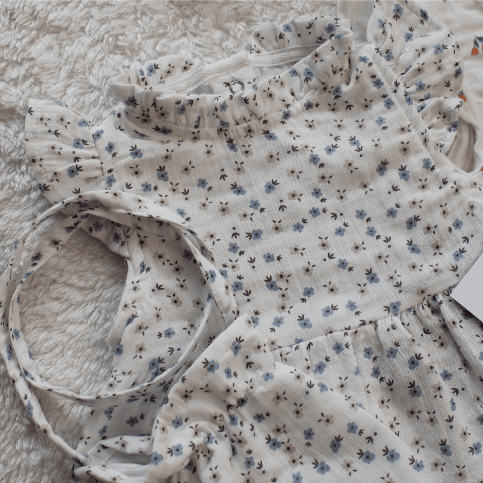 Fırfır Detaylı Müslin Çantalı Kız Bebek Çocuk Elbise