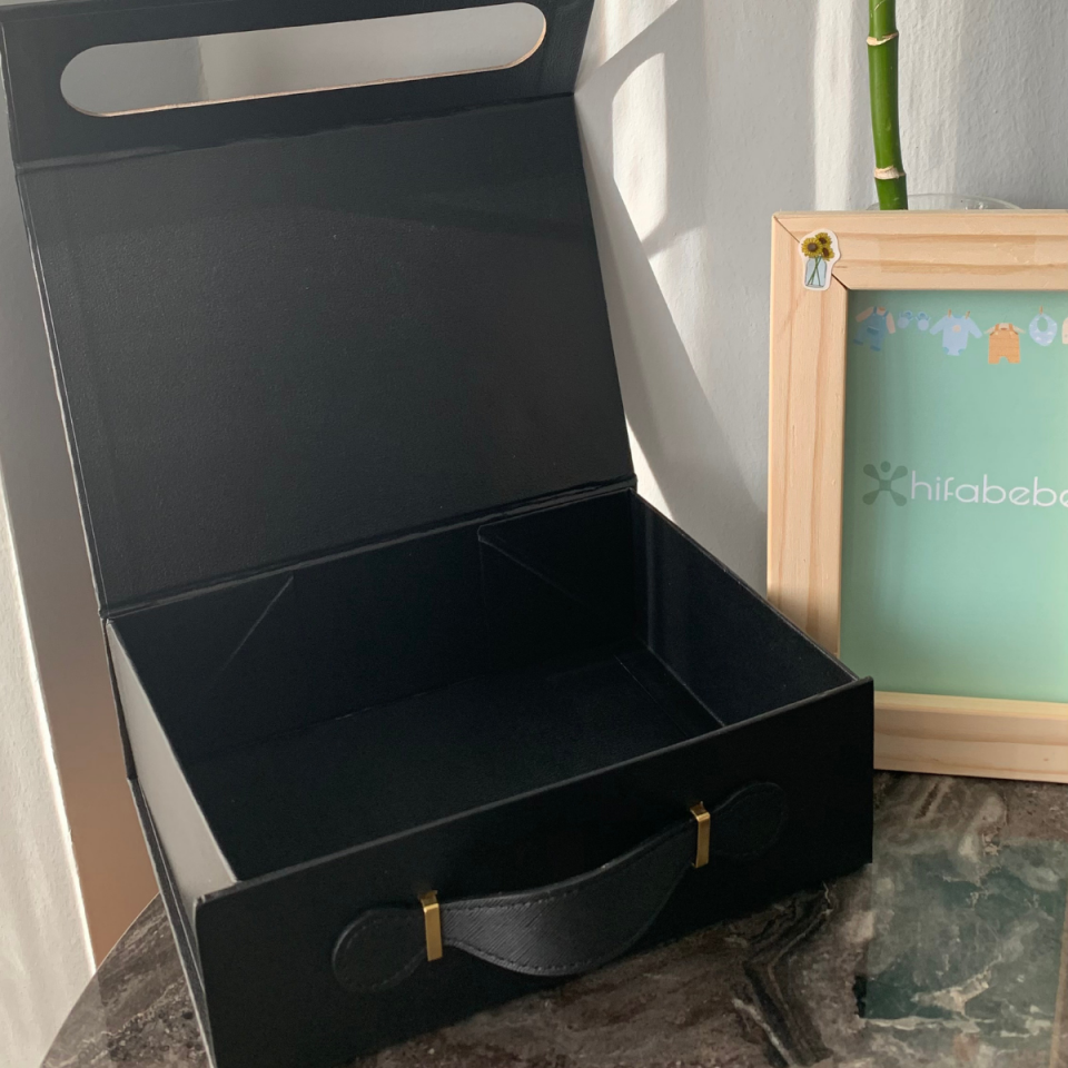 Kişiselleştirilebilir Deri Detaylı Bavul Hediye Kutusu  (TEK SATILMAMAKTADIR)