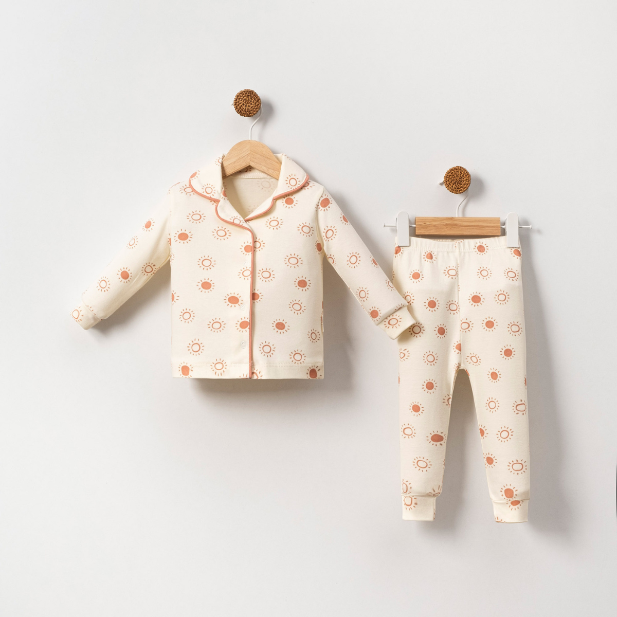 Güneş Baskılı Kıl Biyeli Çıtçıtlı Unisex Bebek Pijama Takım