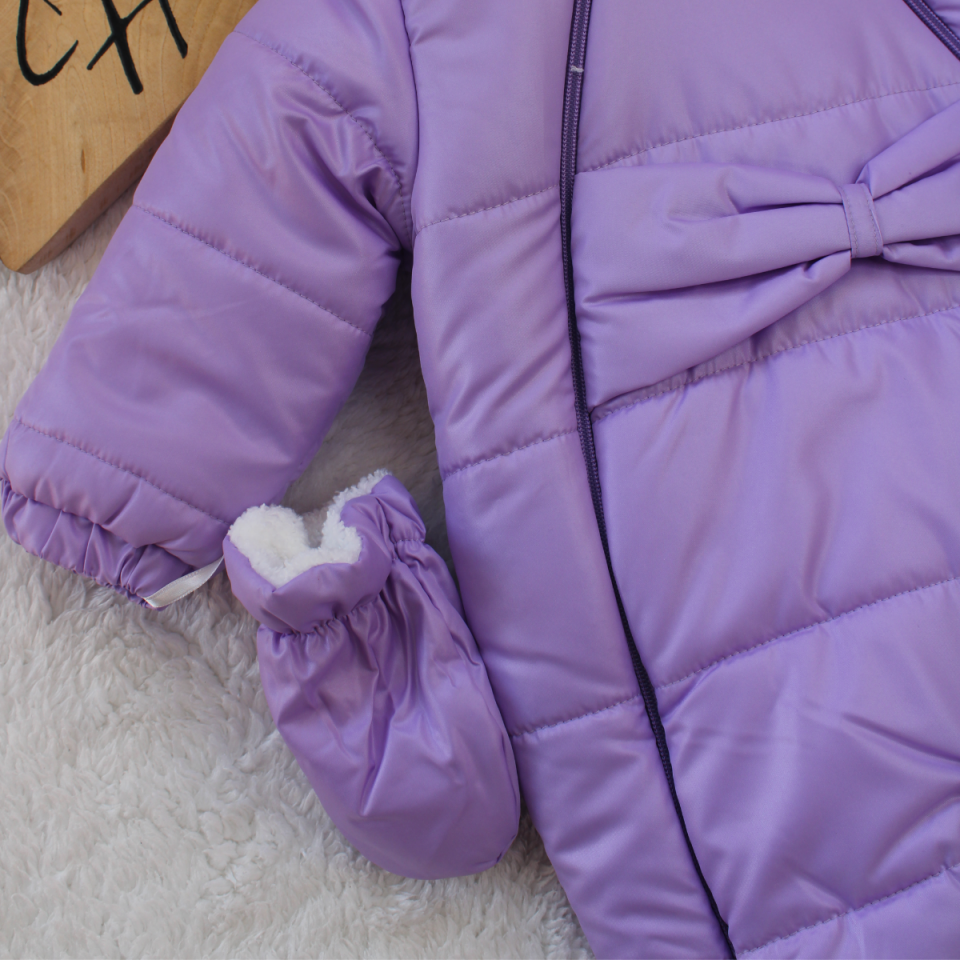 Eldiven ve Patikli Kız Bebek Kozmonot