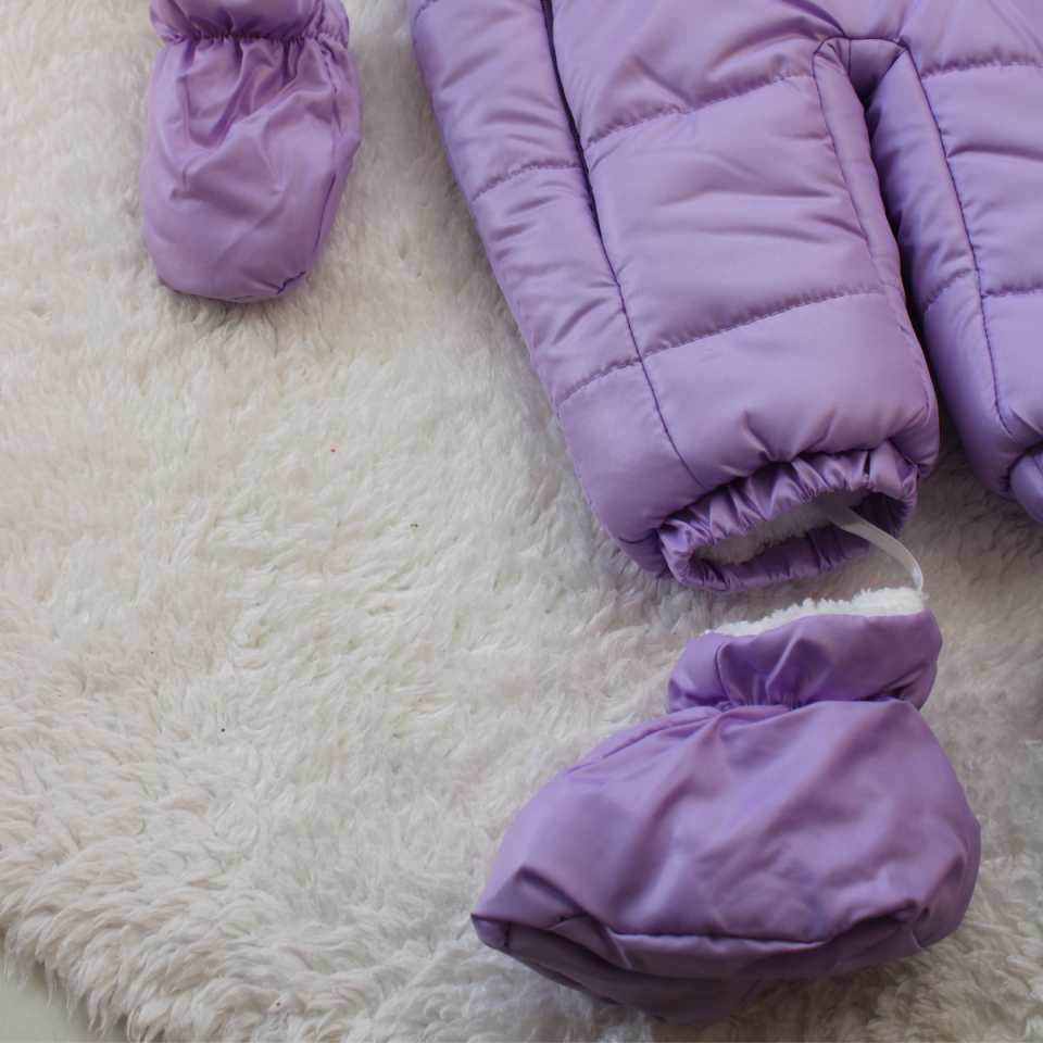 Eldiven ve Patikli Kız Bebek Kozmonot