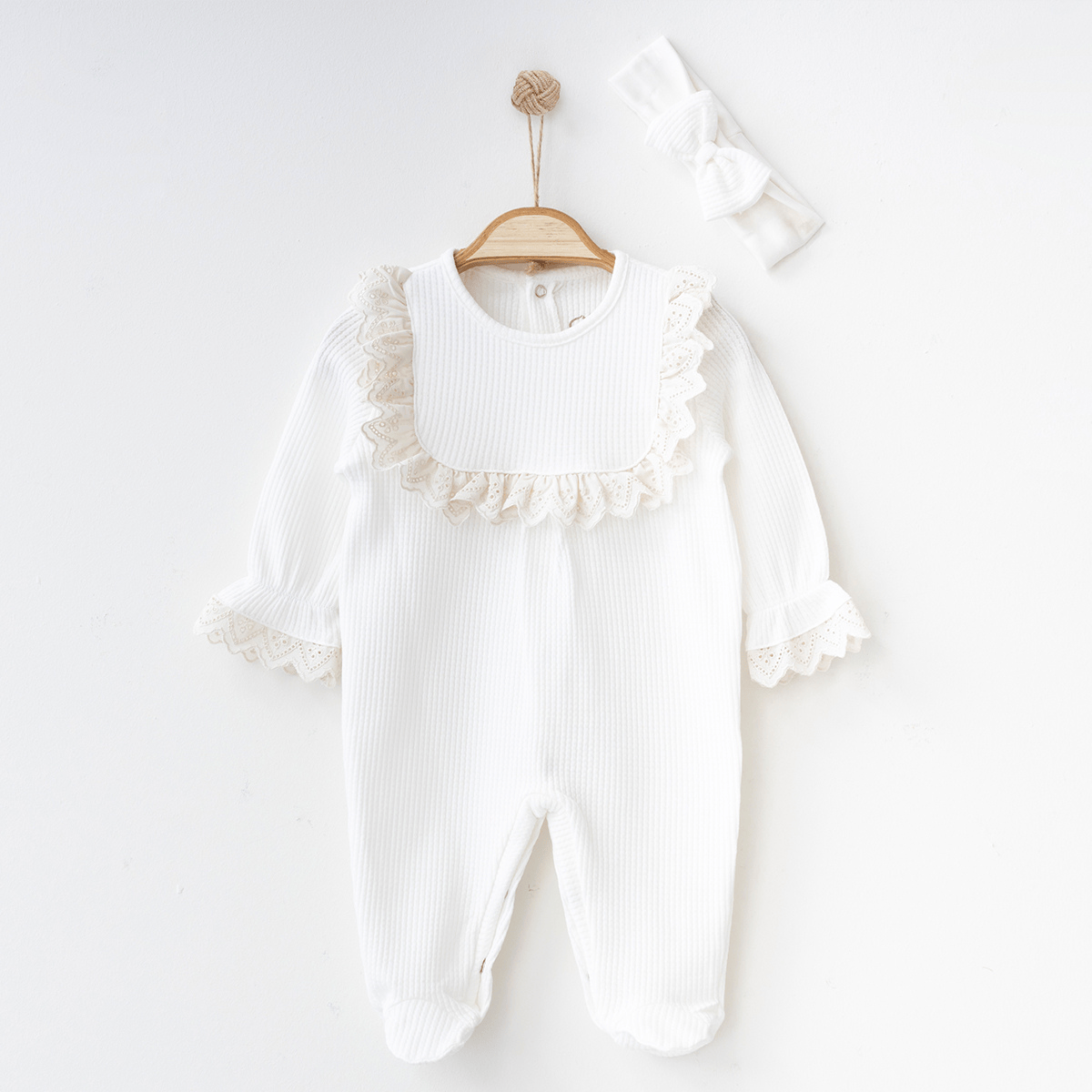 Fistolu Fırfırlı Waffle Kız Bebek Tulum Ekru